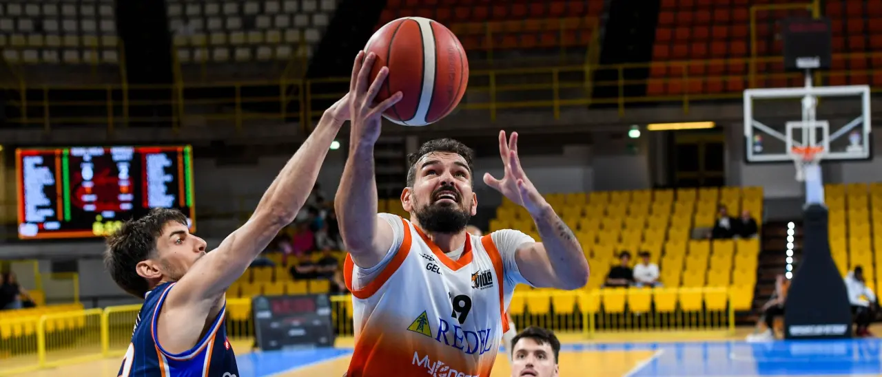 Basket Viola Reggio lotta ma non basta: Monopoli vince in Calabria e la elimina dai play off\n