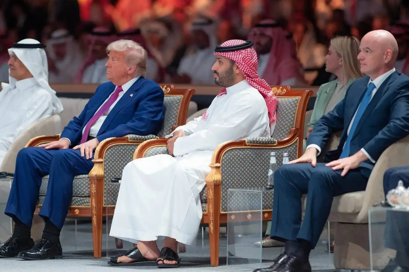 Mohammed bin Salman insieme a Donald Trump (a sinistra) , Saudi Press Agencyapaima/SIPA