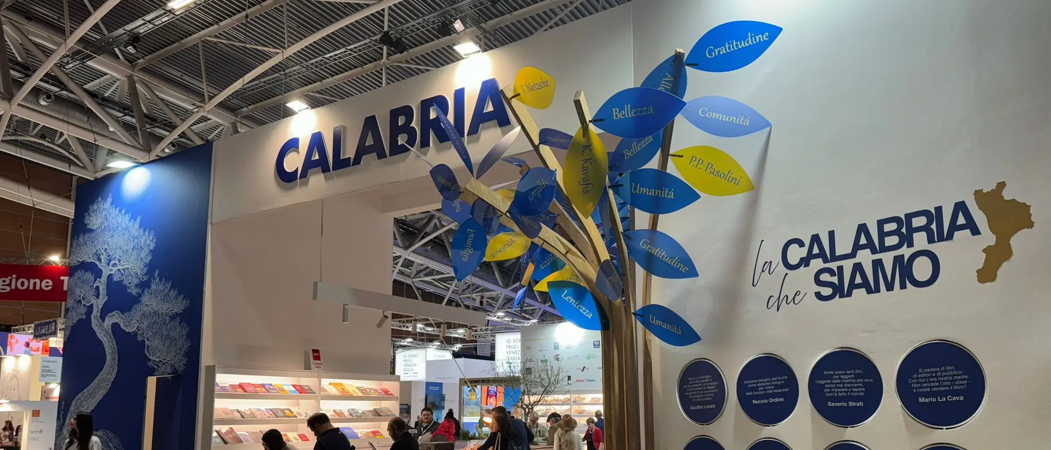 La Calabria si racconta al Salone del Libro: «Portiamo la storia che viviamo oggi, le nostre radici e i nostri rami»\n