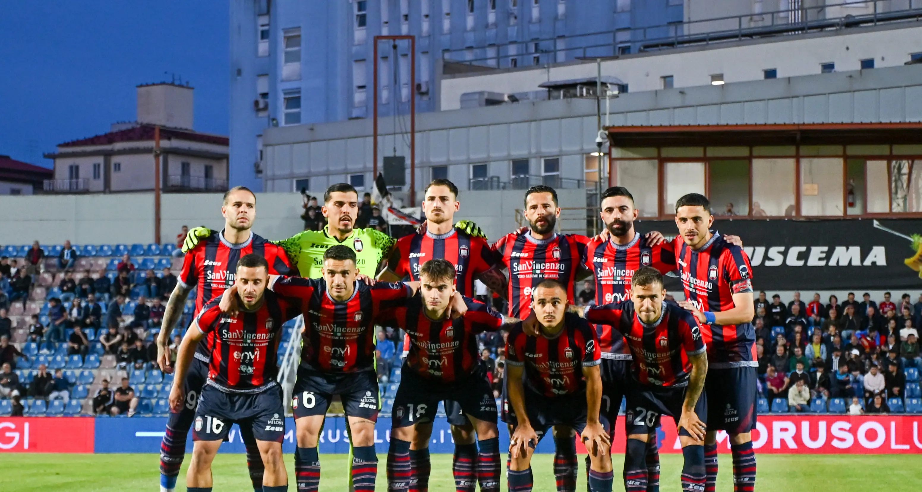 Play off di Serie C, il Crotone “pesca” il Vicenza ai quarti: andata domenica 18 maggio allo Scida\n