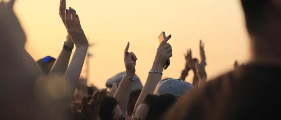 Feste in spiaggia vicino alla riserva naturale, il Comune di Gizzeria revoca la concessione demaniale al lido Cool Bay\n