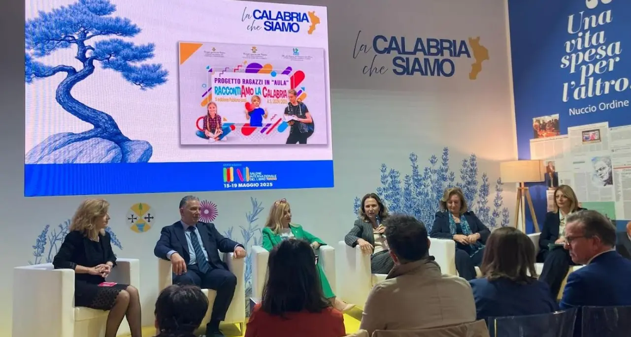 Raccontiamo la Calabria, gli studenti vincitori del concorso al Salone del libro di Torino\n