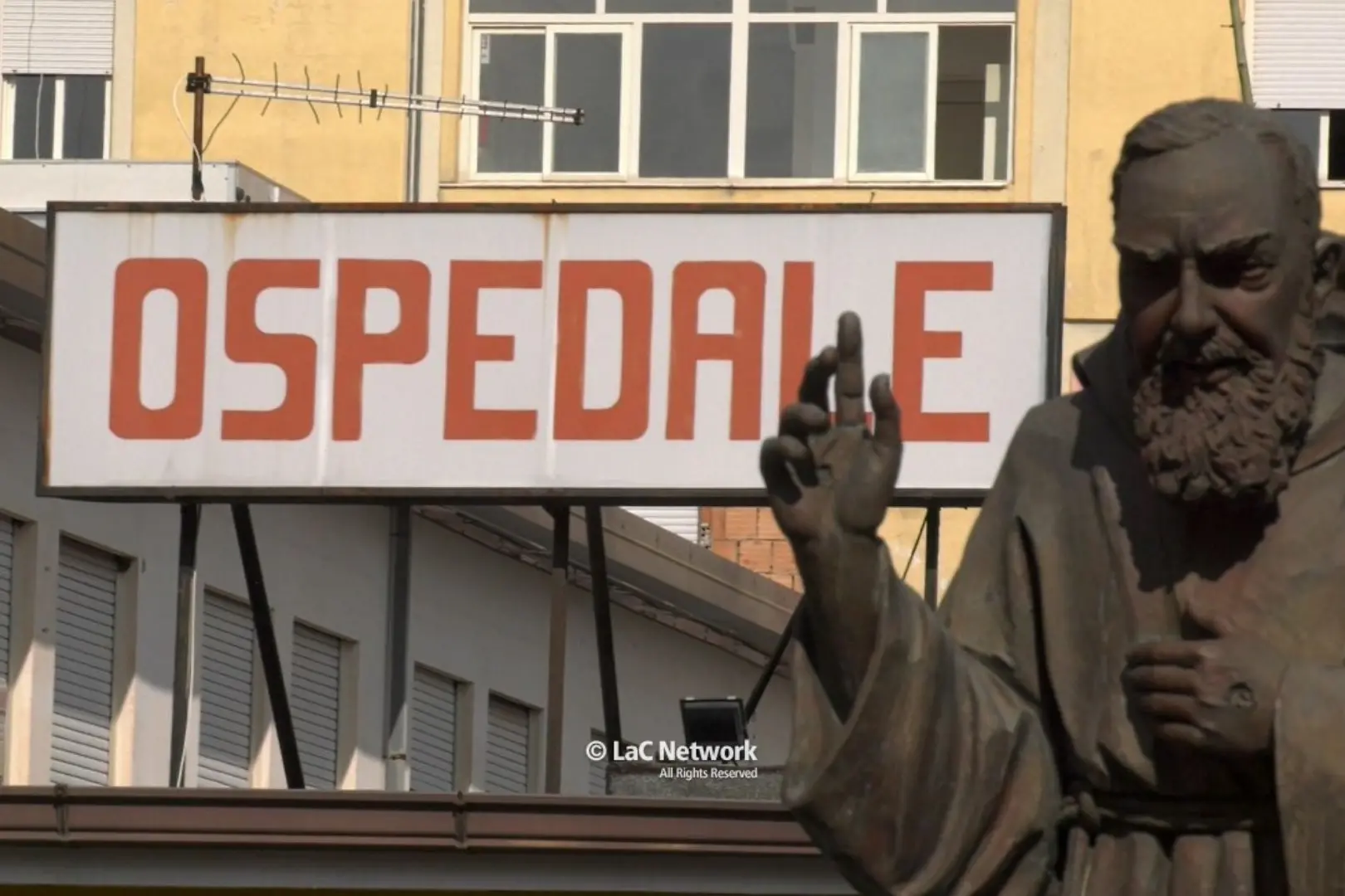 <p>L&#39;ospedale Jazzolino di Vibo Valentia</p>\\n