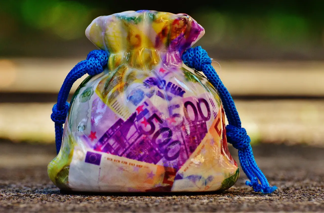 Affitti estivi folli sul Tirreno cosentino: 1500 euro per 15 giorni, prezzi raddoppiati in due anni\n