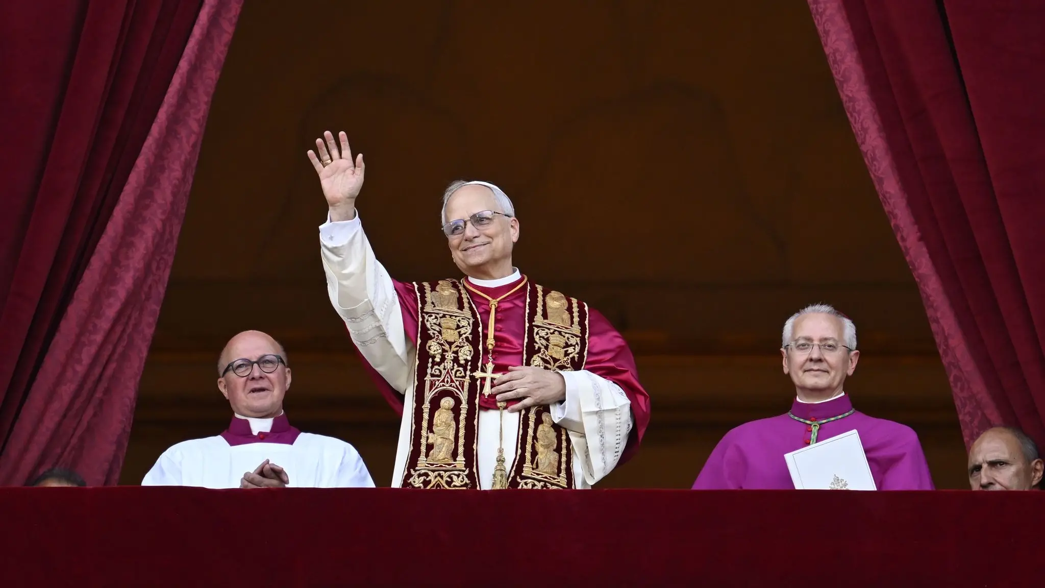 Papa Leone rilancia il Vaticano come ponte di pace: «Incontriamoci, dialoghiamo, negoziamo!»