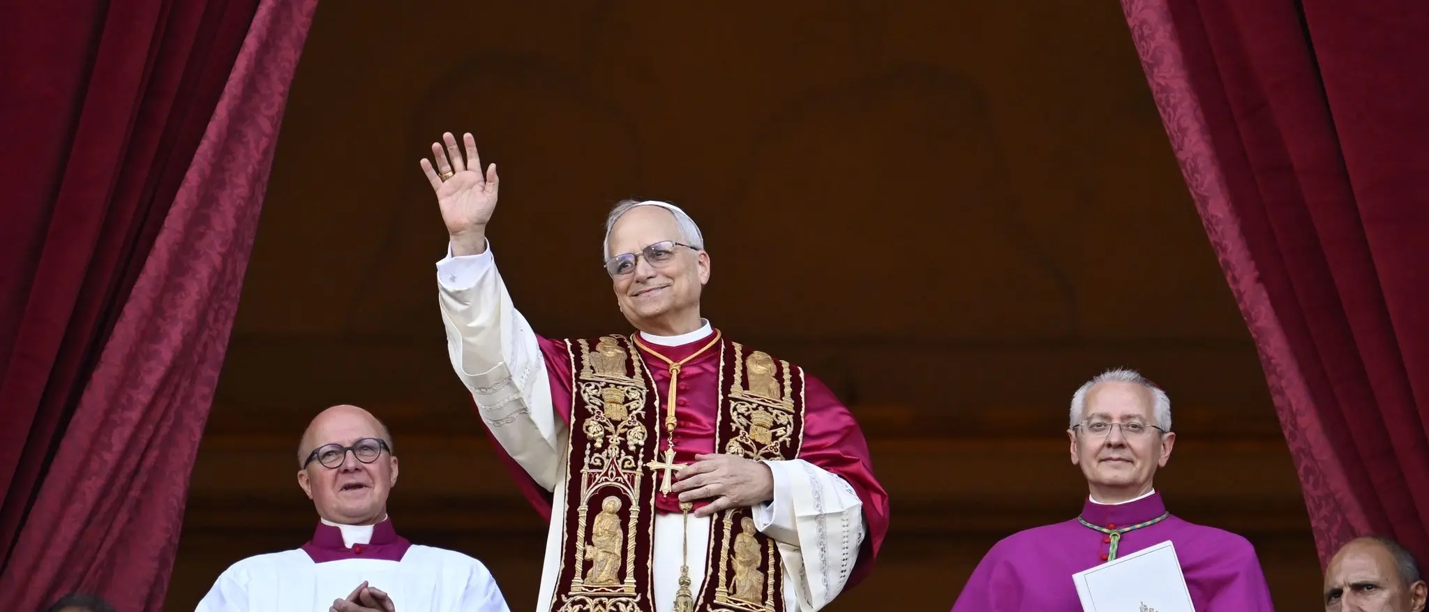 Papa Leone rilancia il Vaticano come ponte di pace: «Incontriamoci, dialoghiamo, negoziamo!»\n