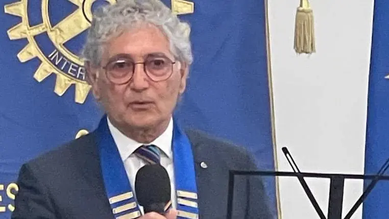 <p>Il presidente del Rotary Presila Cosenza Est Antonio Iannello</p>\\n