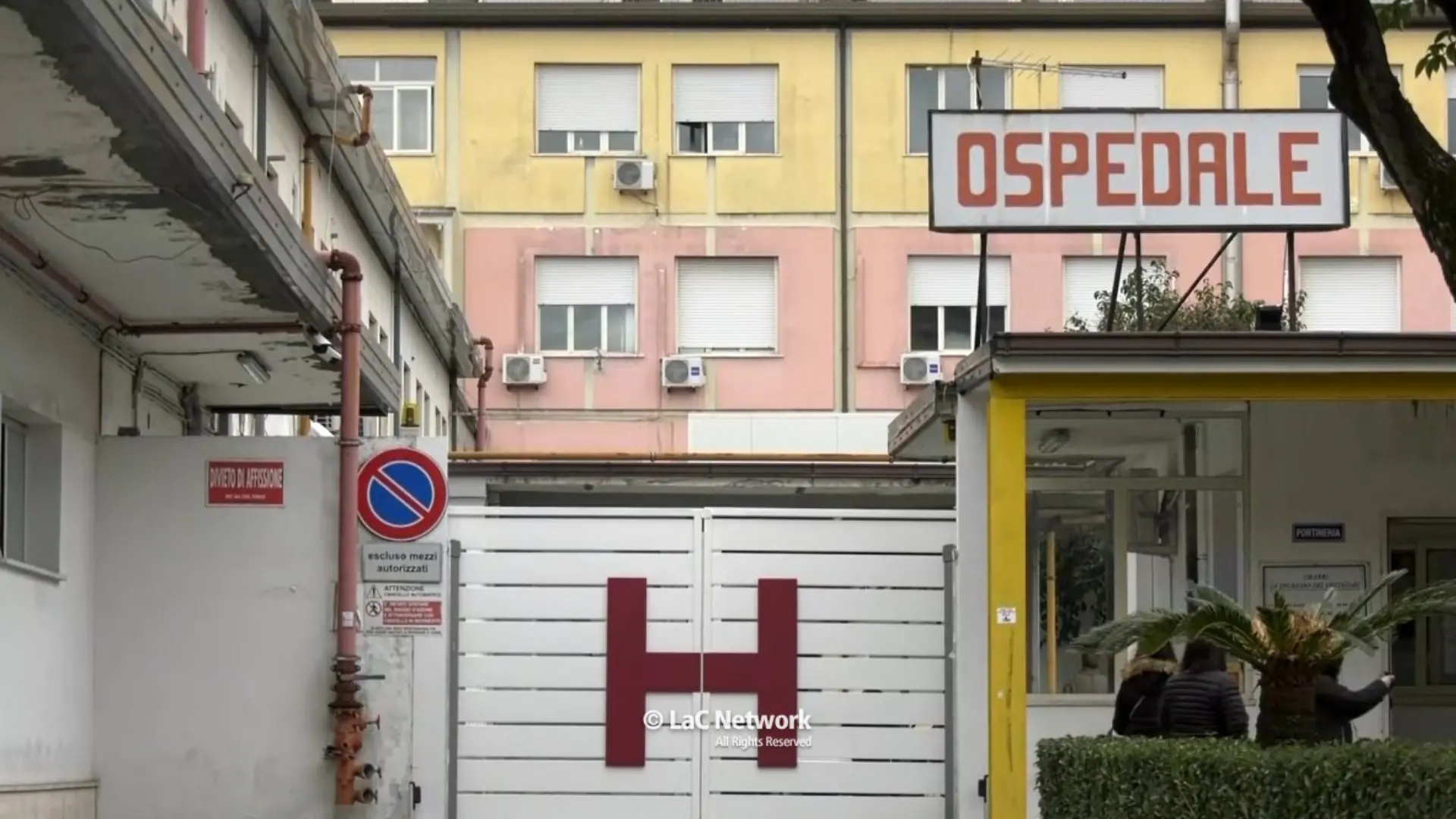 Vibo, primario di Ginecologia si dimette dopo il nuovo caso in reparto. Il commissario Asp: «È stato un aborto spontaneo»