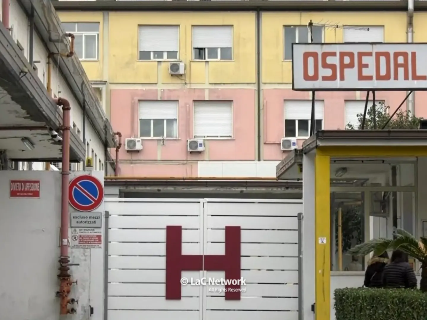 Vibo, primario di Ginecologia si dimette dopo il nuovo caso in reparto. Il commissario Asp: «È stato un aborto spontaneo»