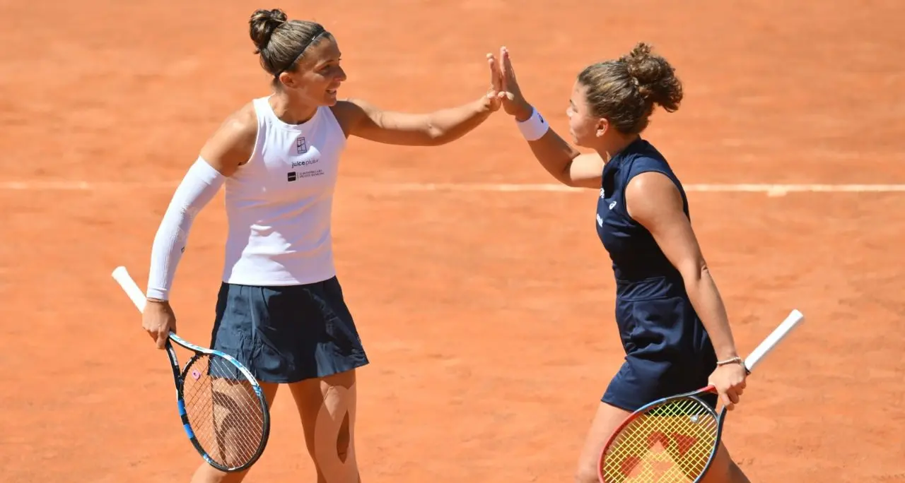 Tennis, Errani e Paolini conquistano la finale nel doppio agli Internazionali d’Italia: battute Andreeva e Shnaider\n