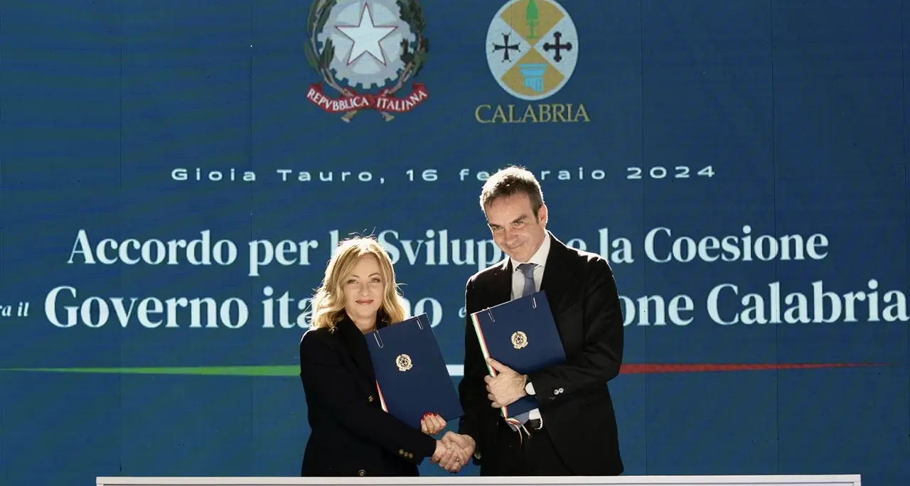 Meloni, Occhiuto e il caos politico: tra Gaza\u00A0e la gaffe su Cutro\u00A0una settimana di scontri e contraddizioni\n