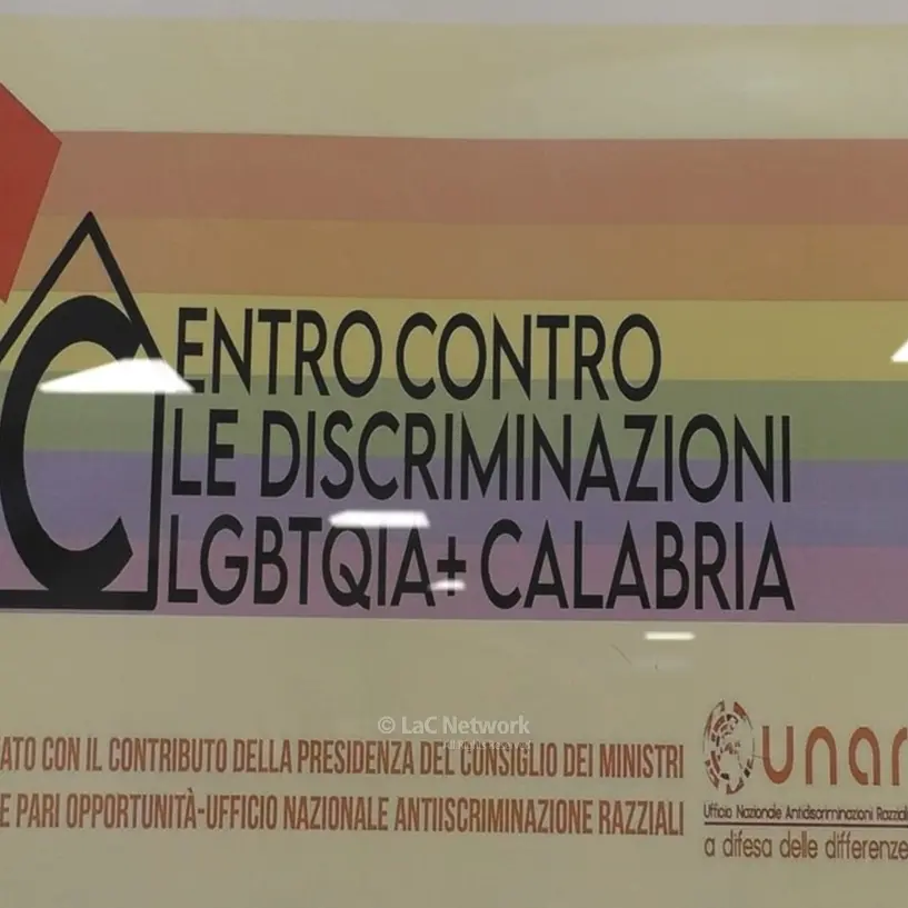 Giornata contro l'omofobia, a Reggio\u00A0cresce la consapevolezza ma mancano i servizi. E le scuole restano indifferenti\n