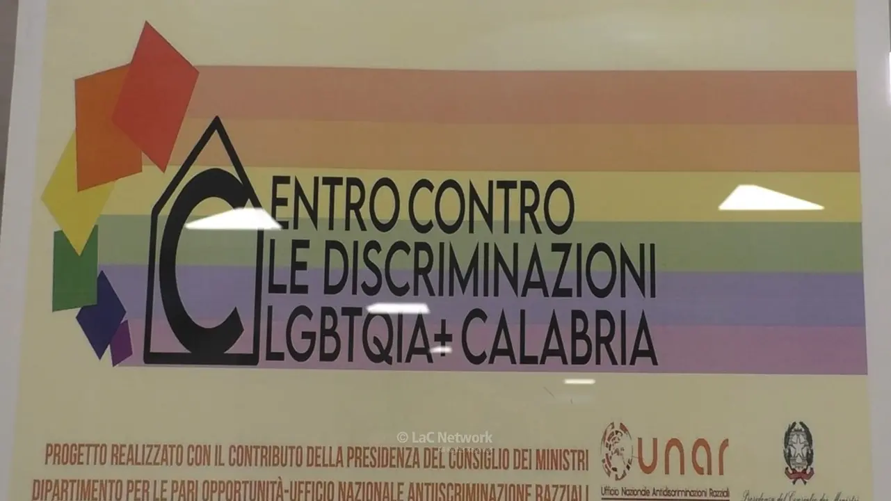 <p>Il Centro antidiscriminazioni Lgbtq+ Calabria, attivo dal 2022 a Reggio</p>\\n