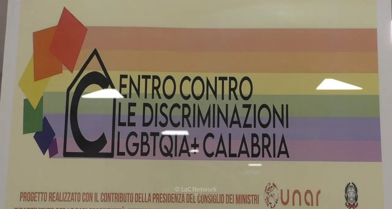 Giornata contro l'omofobia, a Reggio\u00A0cresce la consapevolezza ma mancano i servizi. E le scuole restano indifferenti\n