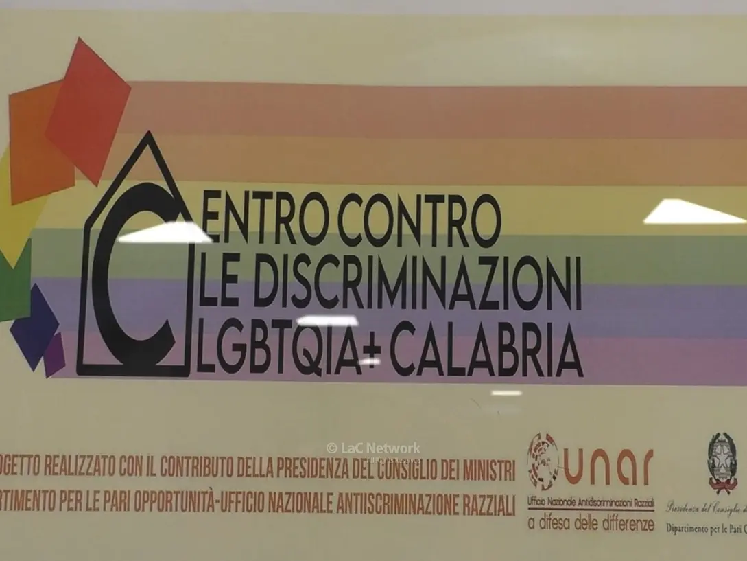 Giornata contro l'omofobia, a Reggio cresce la consapevolezza ma mancano i servizi. E le scuole restano indifferenti