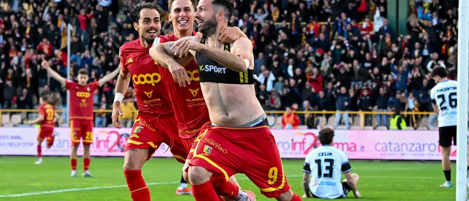 Catanzaro-Cesena:\u00A0Iemmello segna, fa esplodere di gioia il Ceravolo e\u00A0manda le Aquile in semifinale playoff. Finale 1 a 0\n