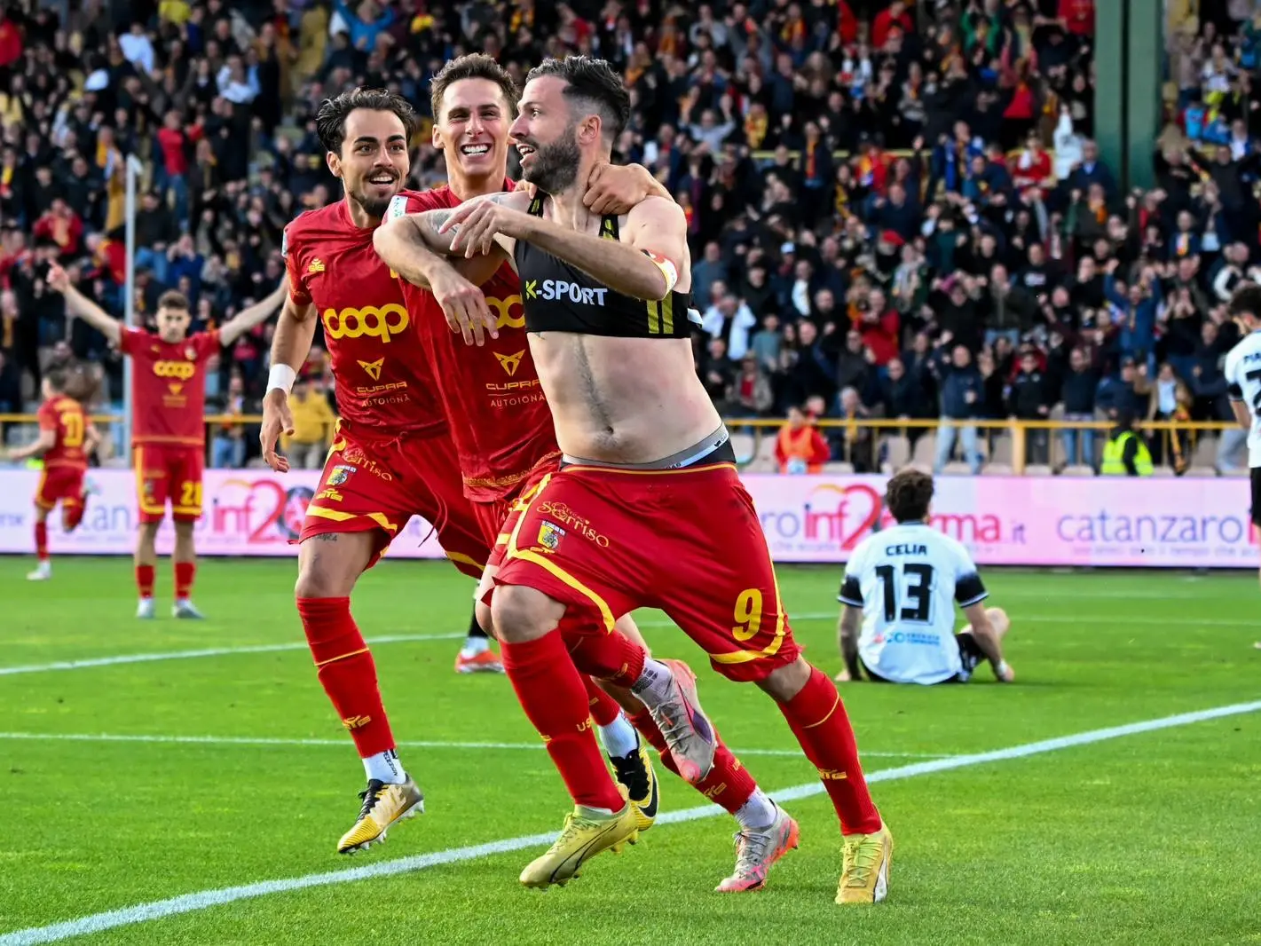Catanzaro-Cesena: Iemmello segna, fa esplodere di gioia il Ceravolo e manda le Aquile in semifinale playoff. Finale 1 a 0