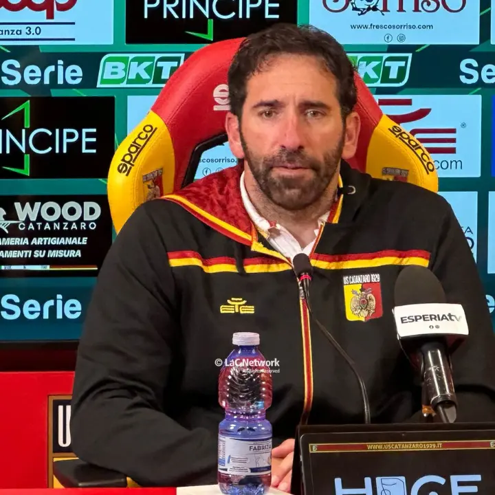 Il Catanzaro batte il Cesena e vola in semifinale playoff, Caserta: «Andiamo avanti,\u00A0sognare non costa nulla»\n