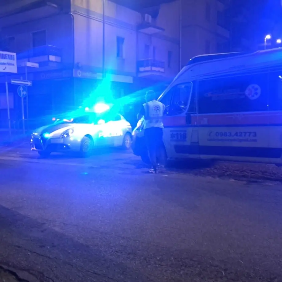 Incidente a Corigliano Rossano, uomo travolto da un’auto: il conducente fugge senza soccorrerlo