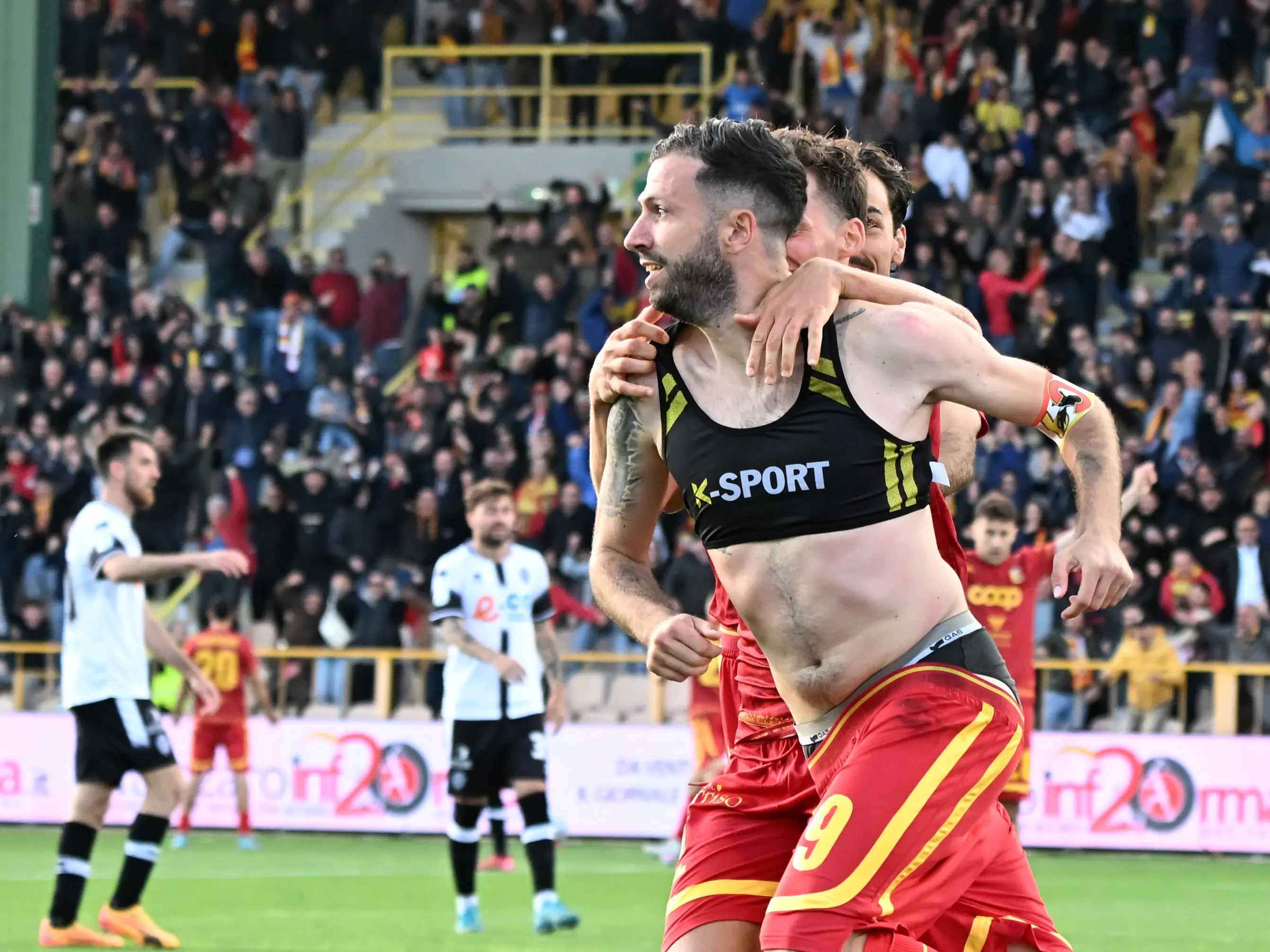 Iemmello show contro il Cesena, il Catanzaro sogna la A: «Nei playoff può succedere di tutto»
