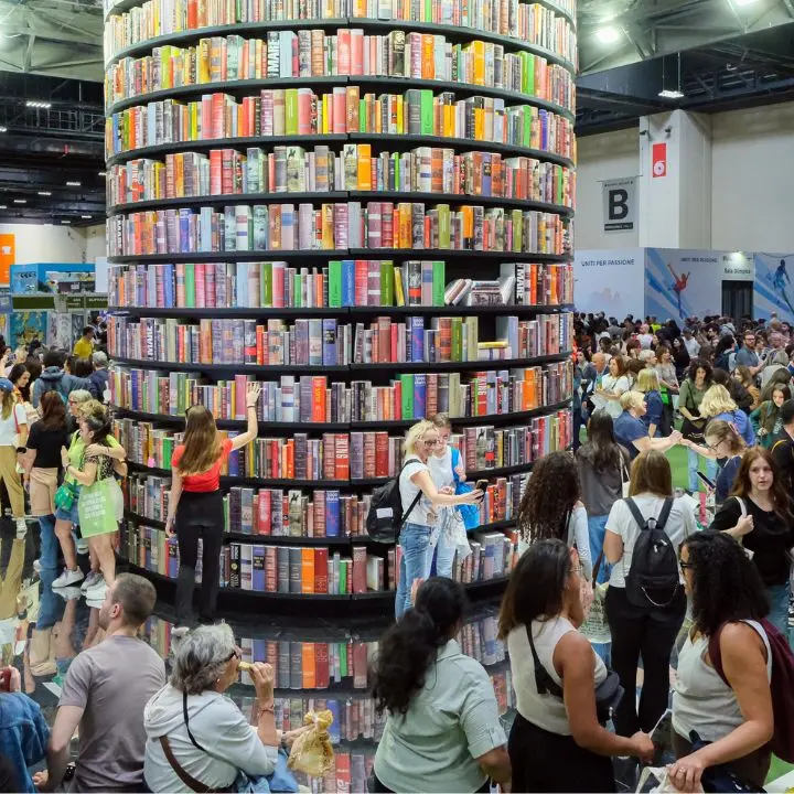 Il Salone del Libro di Torino 2025: uno specchio delle sfide e delle speranze dell’editoria italiana\n