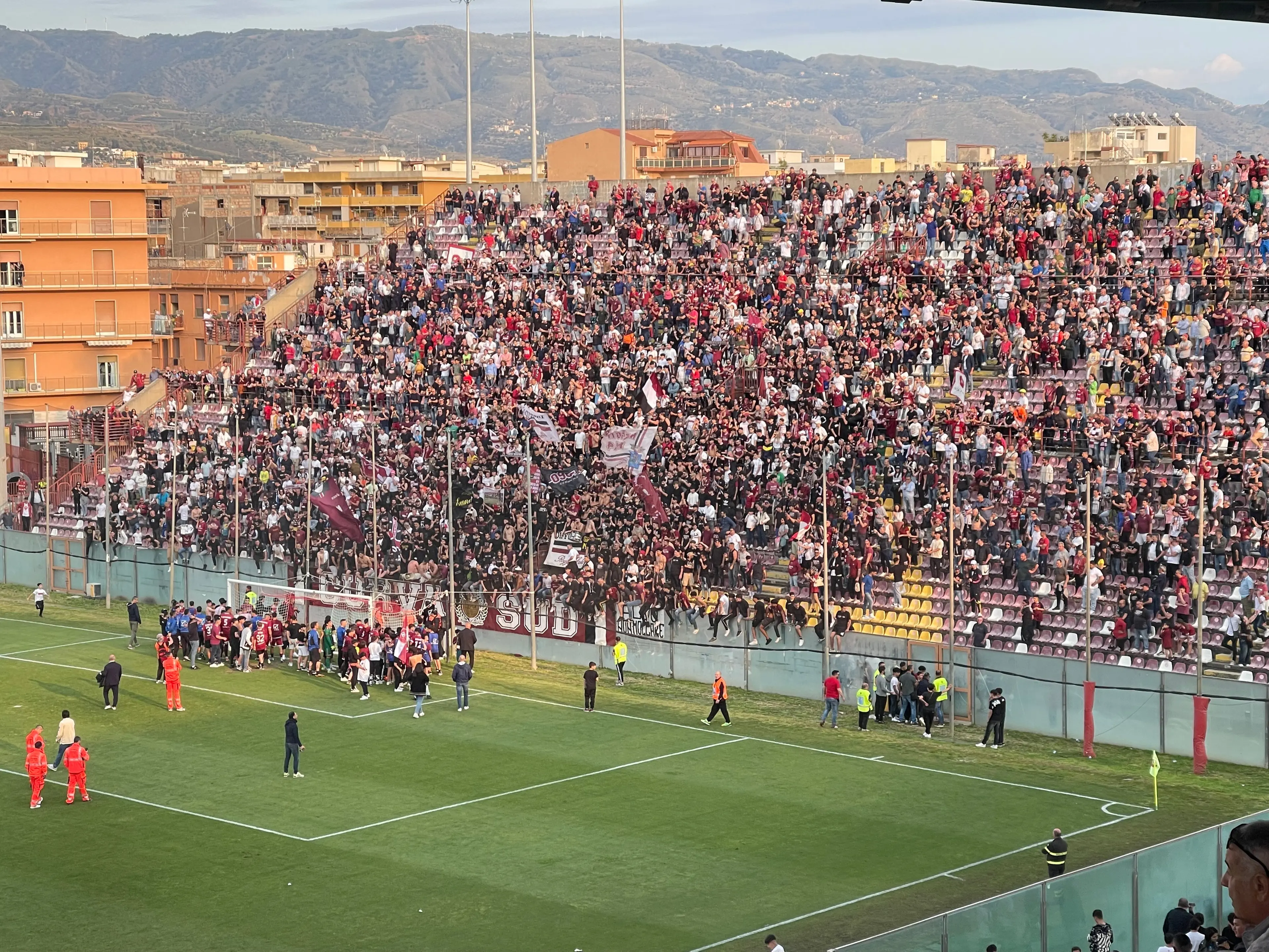 Amaranto fino alla fine, la Reggina batte la Scafatese e ora sogna la Serie C: 1-0 firmato Renelus\n
