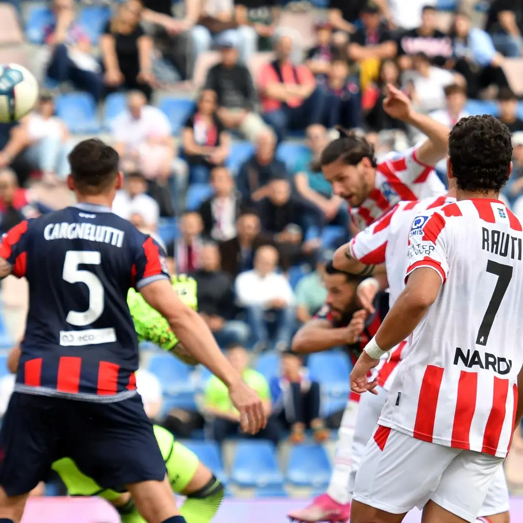 Serie C, il Crotone perde l’andata dei play-off: allo Scida il Vicenza ipoteca la semifinale, finale 1-2\n