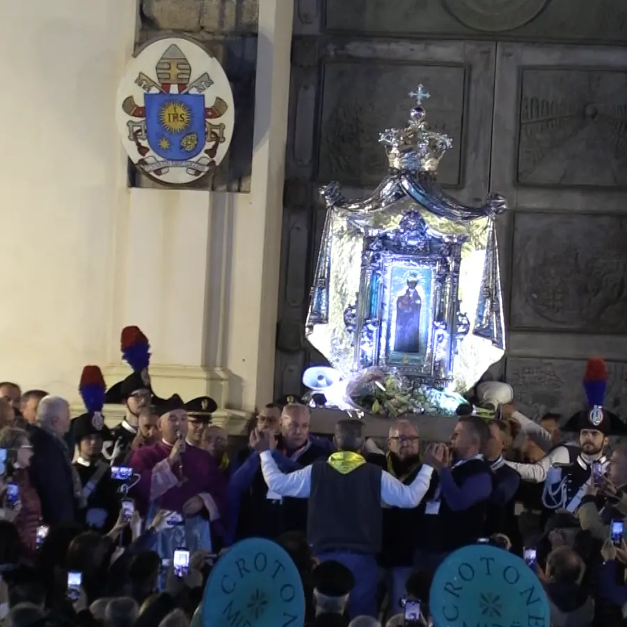 La lunga notte della Madonna di Capocolonna: Crotone in cammino con la sua patrona\n