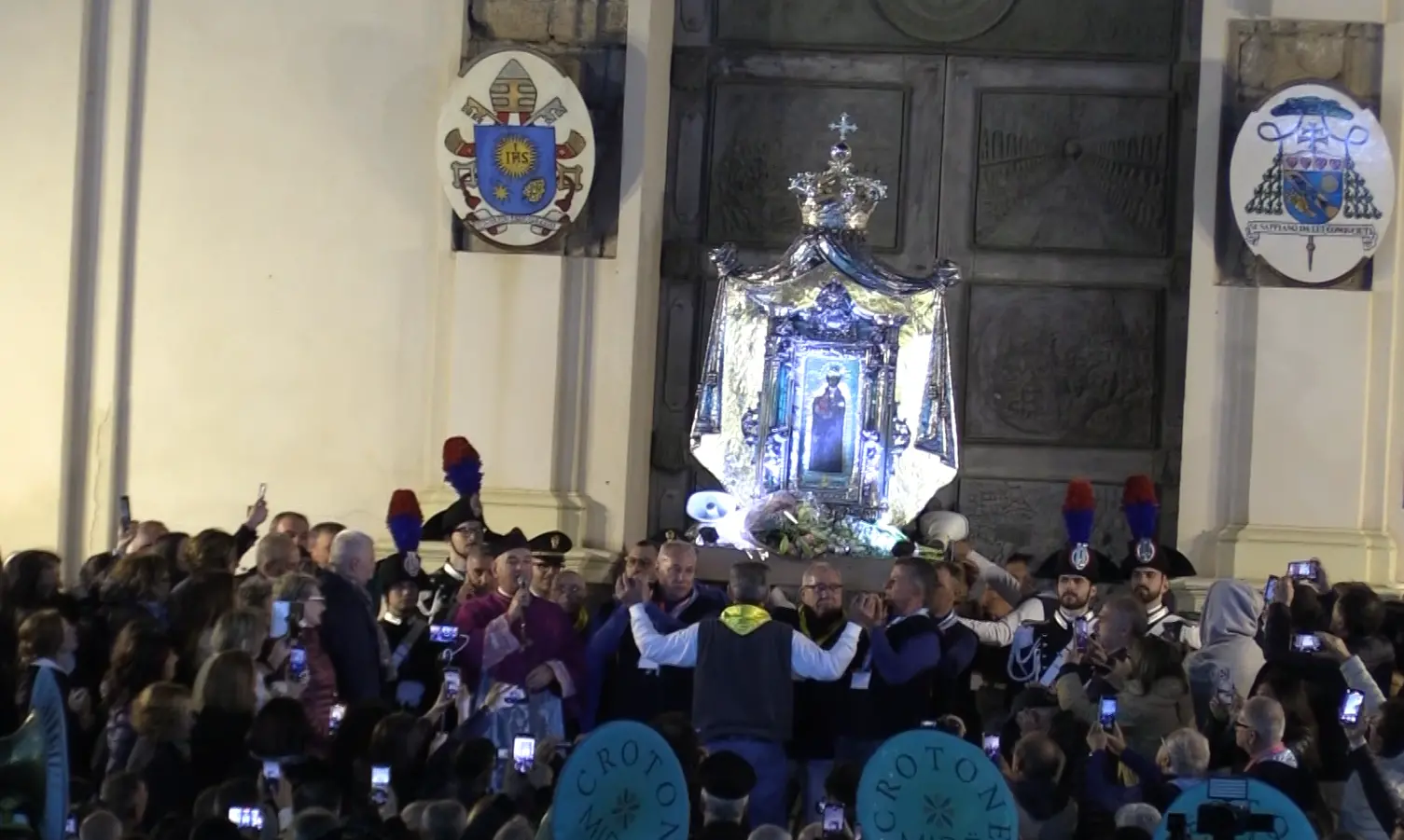 La lunga notte della Madonna di Capocolonna: Crotone in cammino con la sua patrona\n