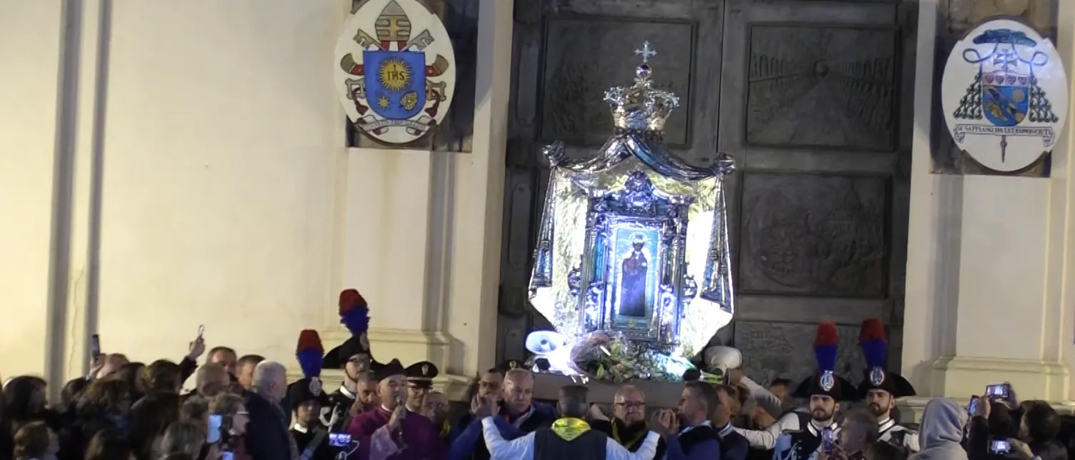 La lunga notte della Madonna di Capocolonna: Crotone in cammino con la sua patrona\n