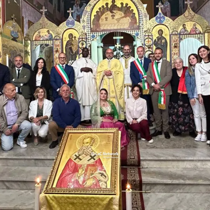 Patto di amicizia tra Santa Sofia d’Epiro, Firmo e Cerzeto: il legame con Sant’Atanasio rinsalda tre comunità arbereshe\n