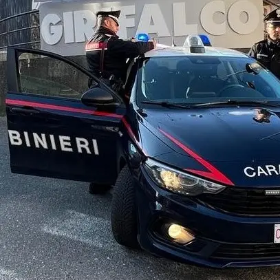 Spaccio nel Catanzarese, in due finiscono ai domiciliari: sequestrati 2,5 chili di droga\n