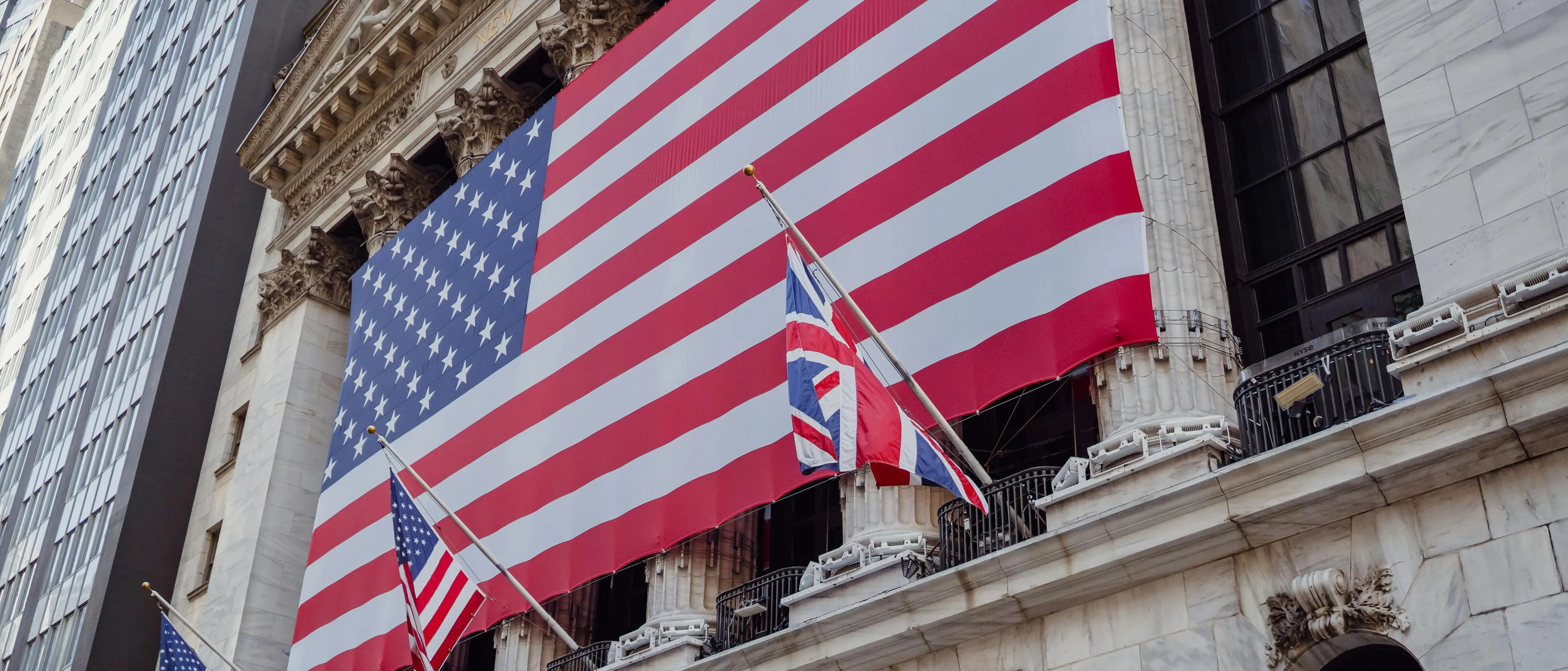 Gli Stati Uniti perdono l’ultima “tripla A”: Moody’s declassa il rating e scoppia la guerra politica\n