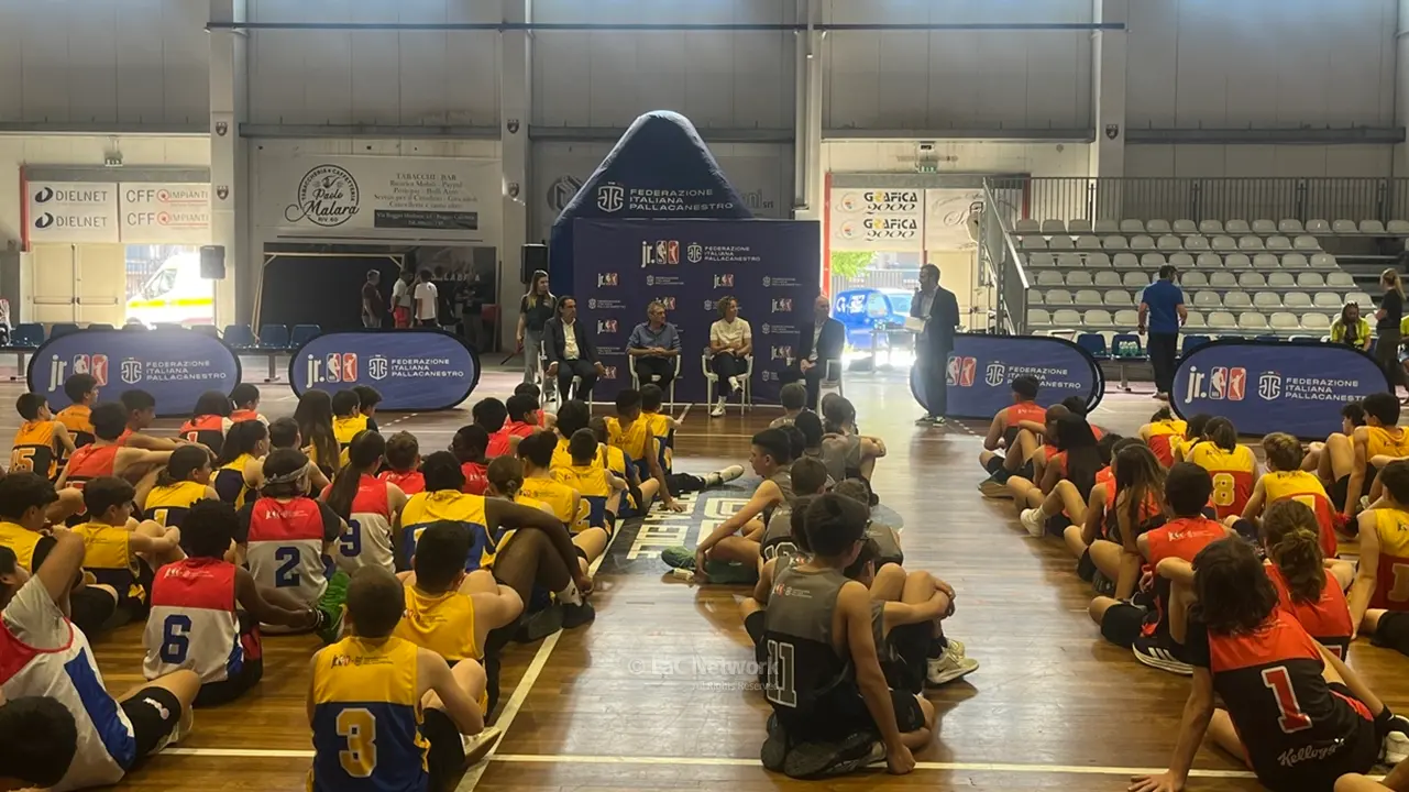 <p>Cerimonia di apertura della Junior Fip Nba Schools League al palaBenvenuti di Reggio Calabria</p>\\n