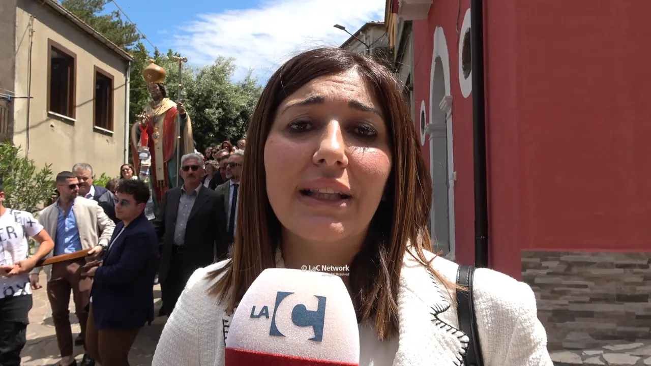 Patto di amicizia\u00A0tra Comuni arbereshe, De Francesco: «Valorizziamo le radici per costruire il futuro della Calabria»\n
