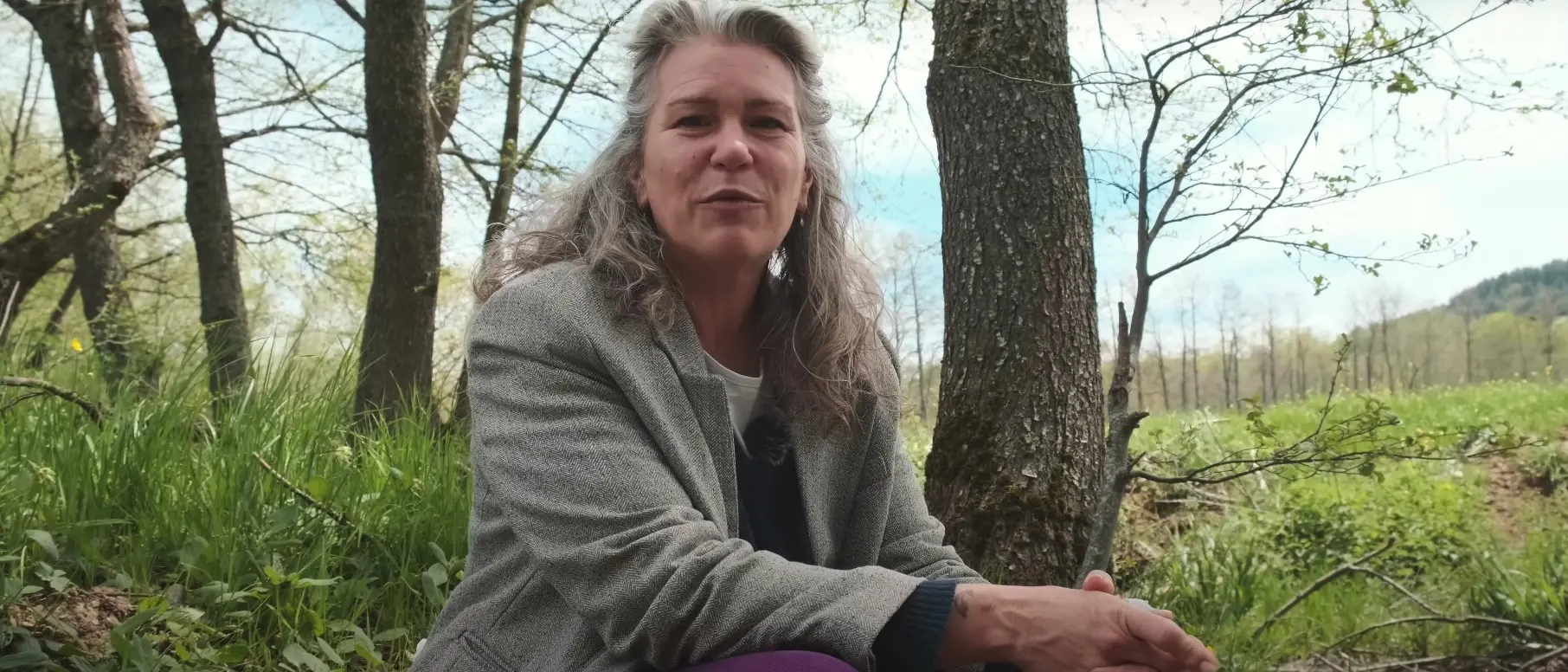 Vive da sola tra le montagne calabresi, la scelta di Chiara: «Perché la\u00A0Sila? Qui sto benissimo»\n