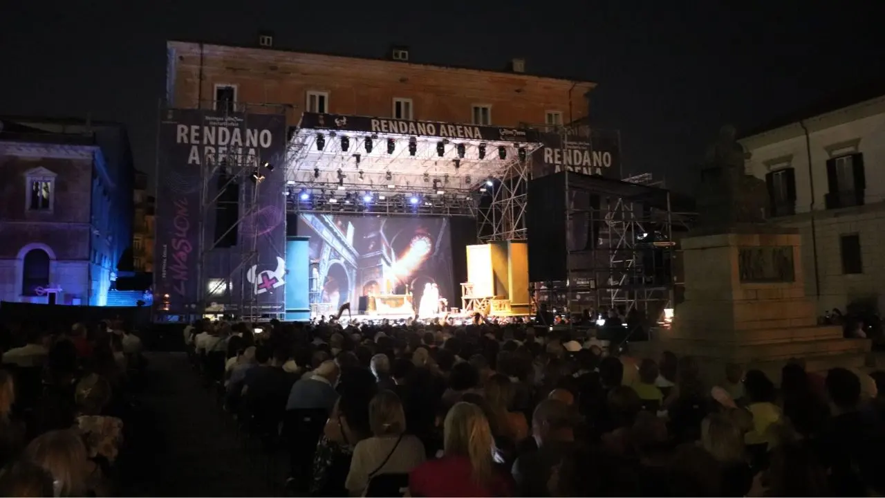 Lirica sotto le stelle, “Il barbiere di Siviglia” in scena il 17 luglio al Rendano Arena\n