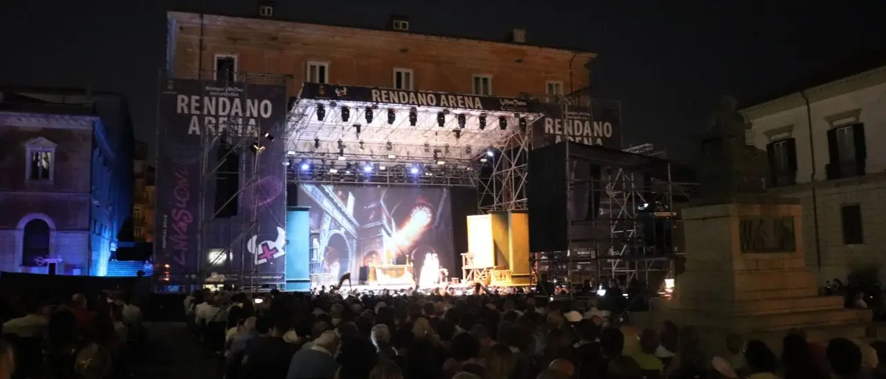 Lirica sotto le stelle, “Il barbiere di Siviglia” in scena il 17 luglio al Rendano Arena\n