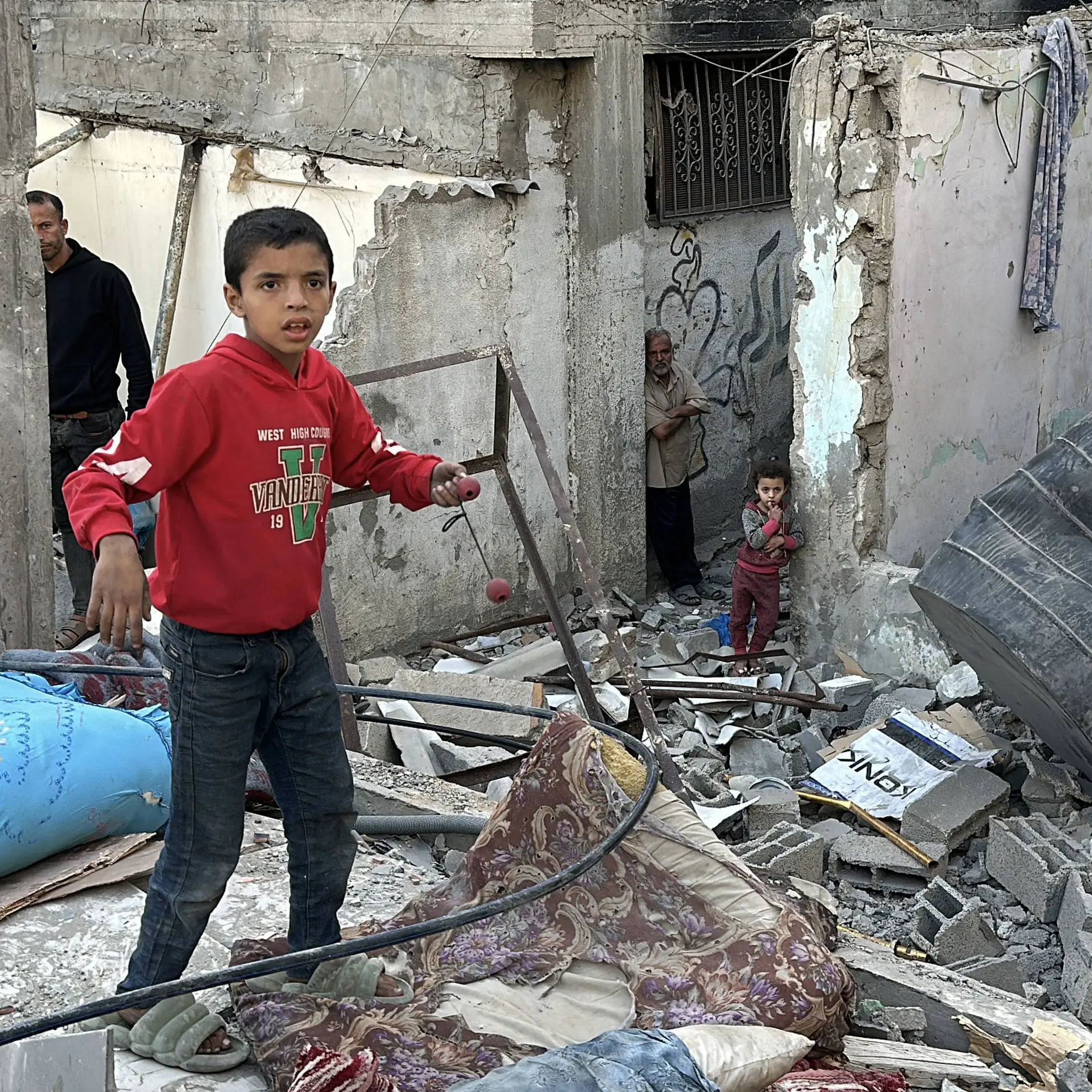 «Venite a Gaza e poi parlate di neutralità»: l’appello straziante del cardinale Pizzaballa\n
