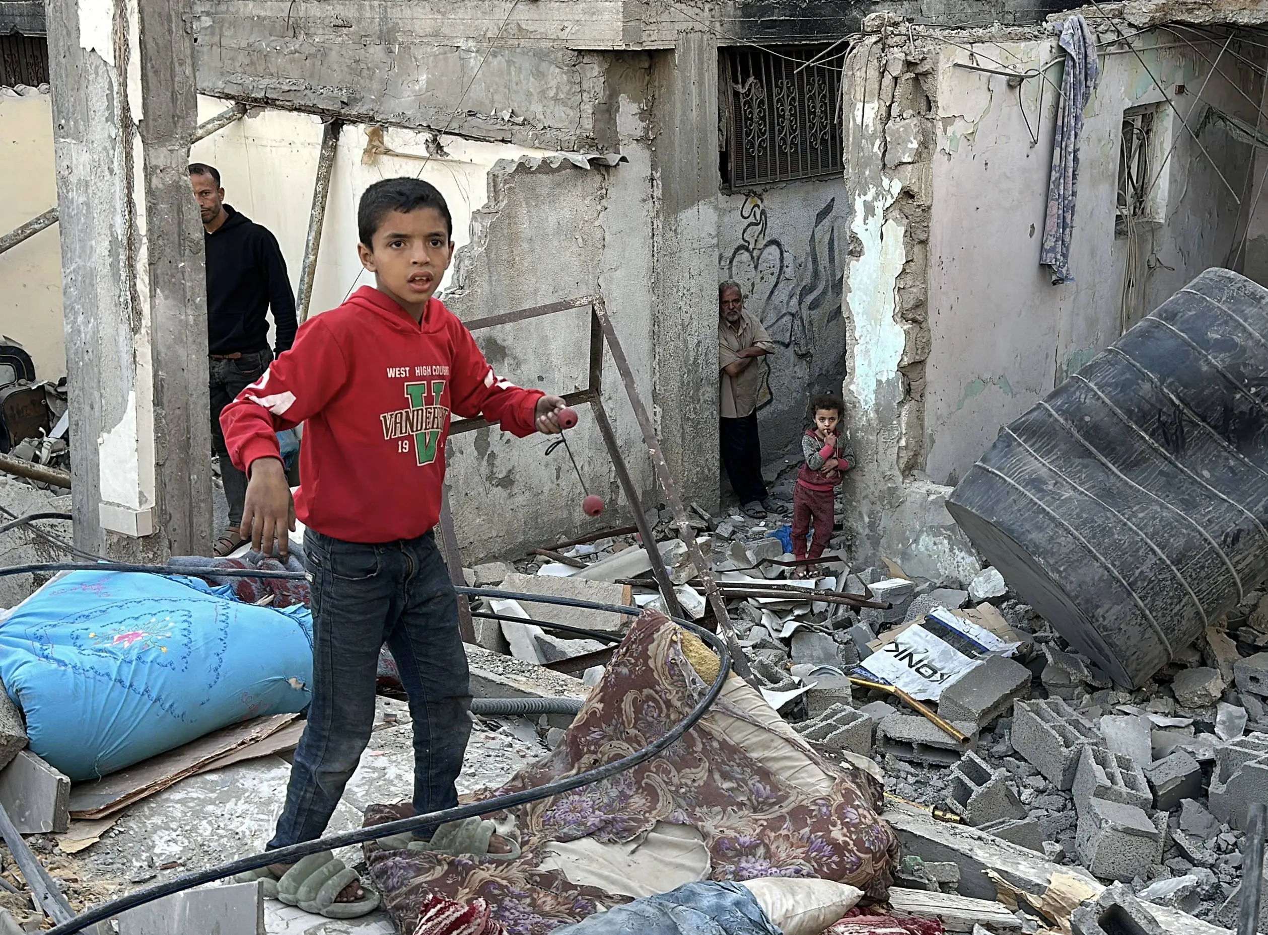 «Venite a Gaza e poi parlate di neutralità»: l’appello straziante del cardinale Pizzaballa\n