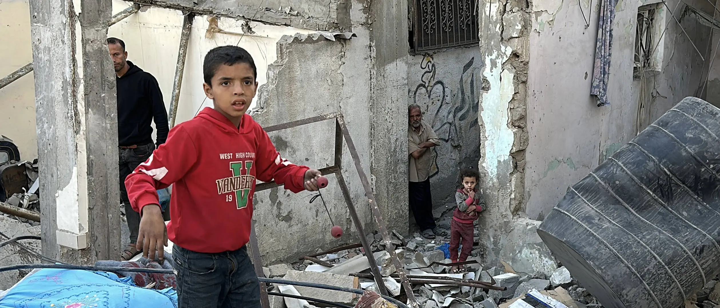 «Venite a Gaza e poi parlate di neutralità»: l’appello straziante del cardinale Pizzaballa\n