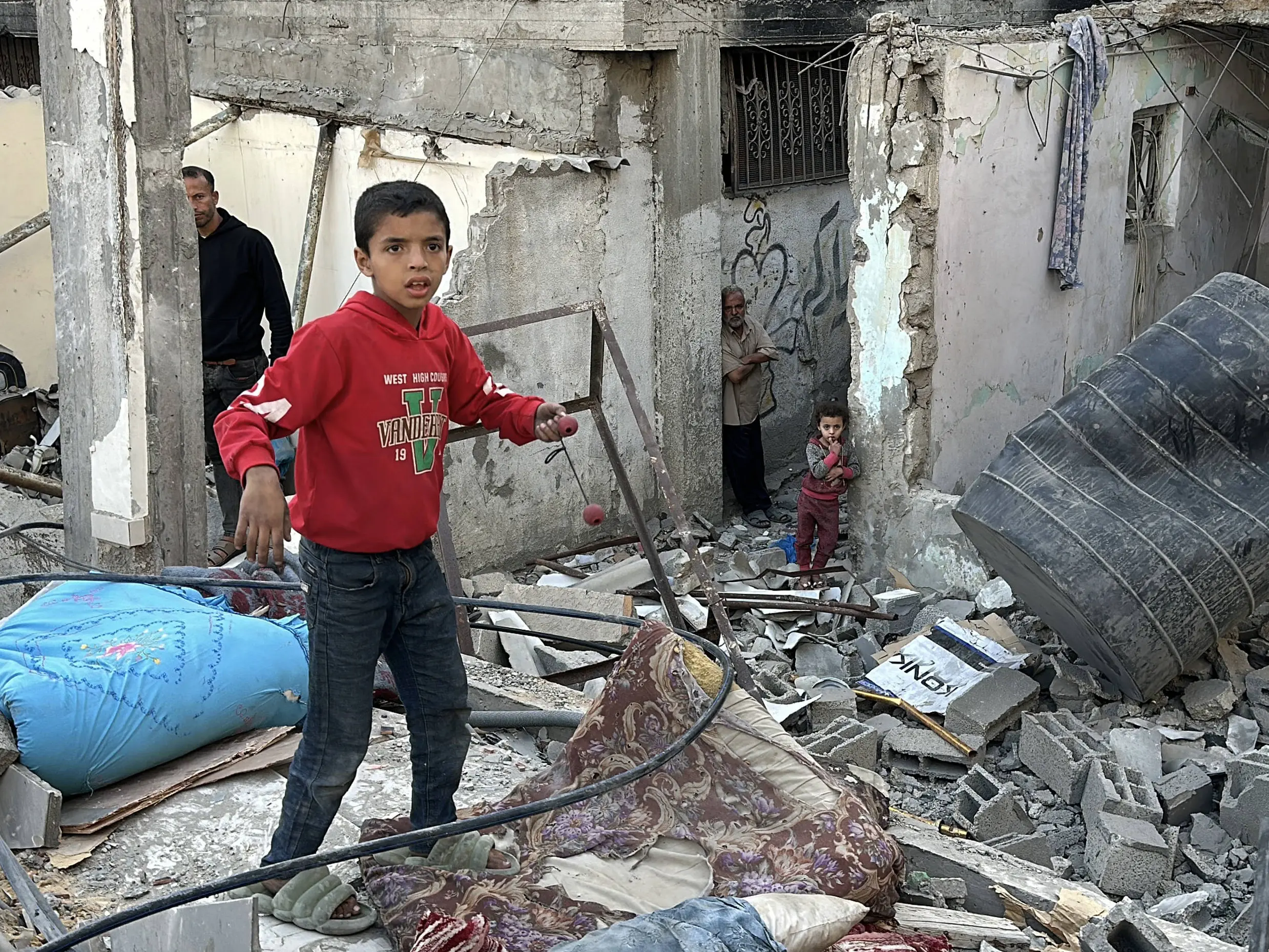 «Venite a Gaza e poi parlate di neutralità»: l’appello straziante del cardinale Pizzaballa