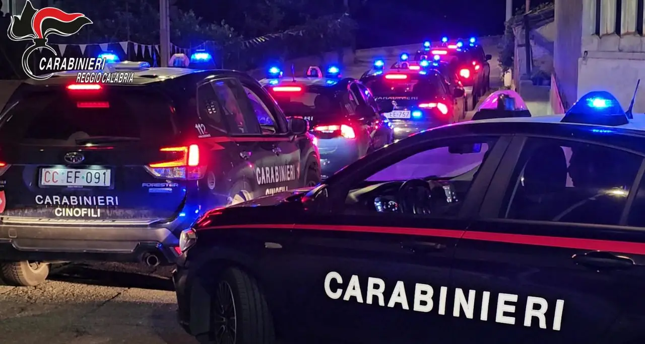 ’Ndrangheta, maxi-operazione all’alba contro le cosche reggine: 97 arresti in tutt’Italia. Anche politici tra gli indagati
