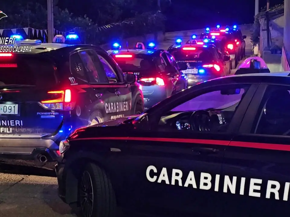 ’Ndrangheta, maxi-operazione all’alba contro le cosche reggine: 97 arresti in tutt’Italia. Anche politici tra gli indagati