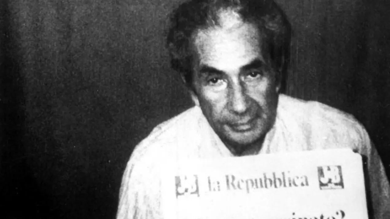 Aldo Moro, prigioniero delle Br, in una foto d\\'archivio , ANSA