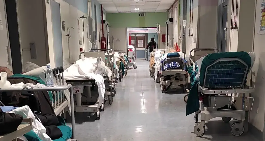 In Italia la sanità è sempre più malata: il privato avanza e sempre più italiani rinunciano a curarsi\n