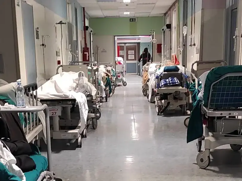 In Italia la sanità è sempre più malata: il privato avanza e sempre più italiani rinunciano a curarsi