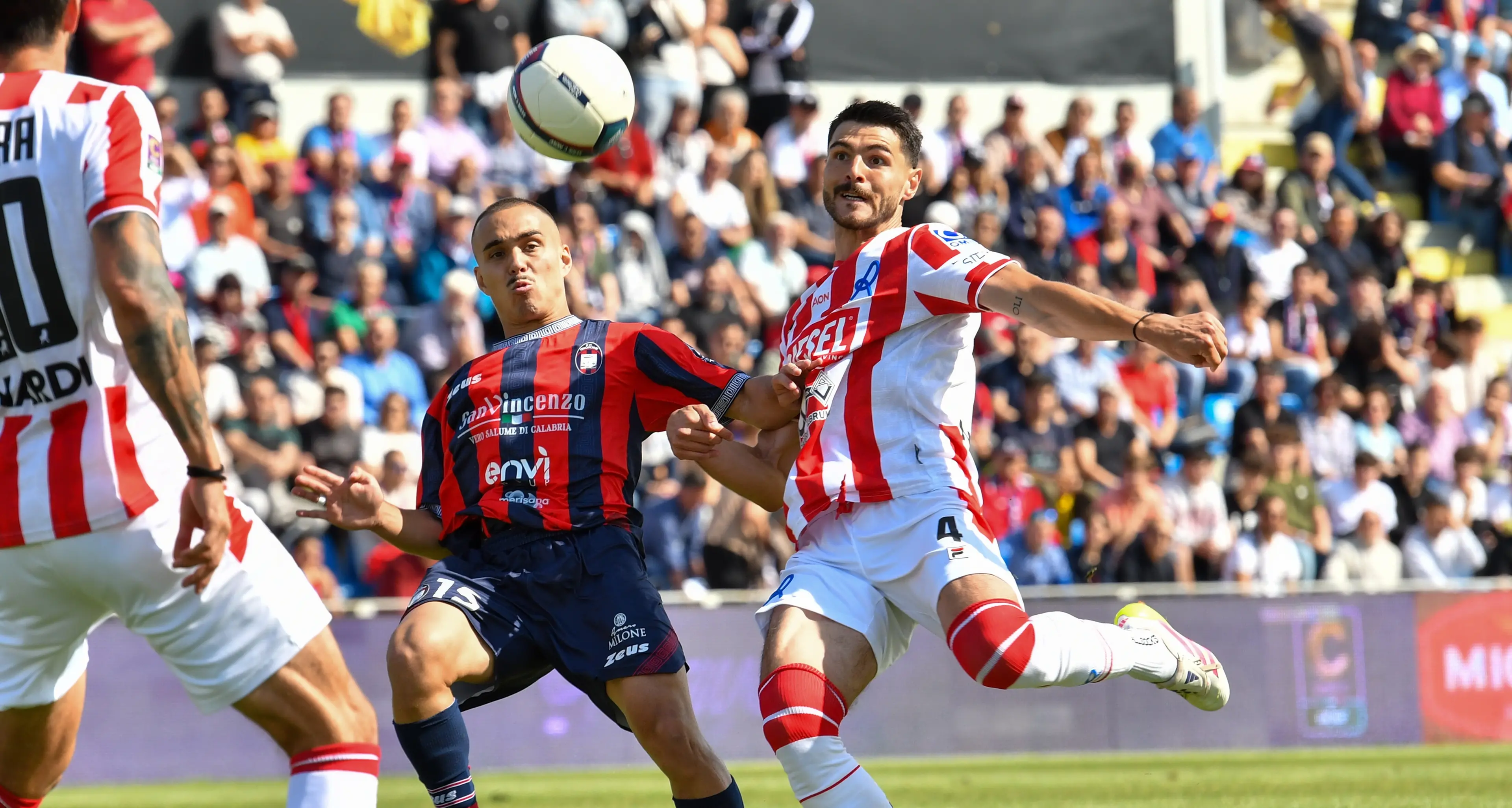 Serie C, nessun miracolo per il Crotone che contro il Vicenza perde (1-0) anche il ritorno: pitagorici fuori dai play off\n