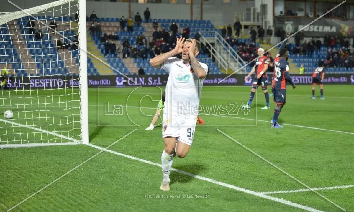 Cosenza-Crotone, il derby in Serie C è servito. La Reggina resta in attesa… del ripescaggio\n