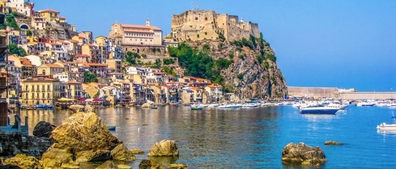 Scilla tra le piccole città più ricercate sul web: la località del Reggino è anche una delle meno care\n